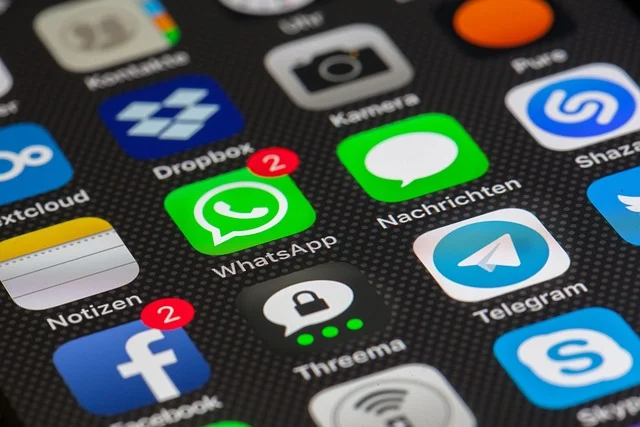 Página web o solo tener redes sociales